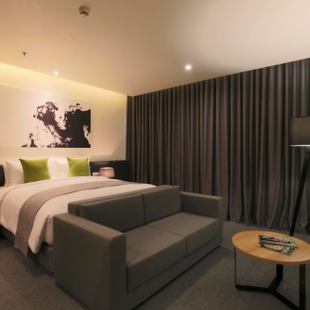 Zazz Urban Ho Chi Minh Hotell Exteriör bild