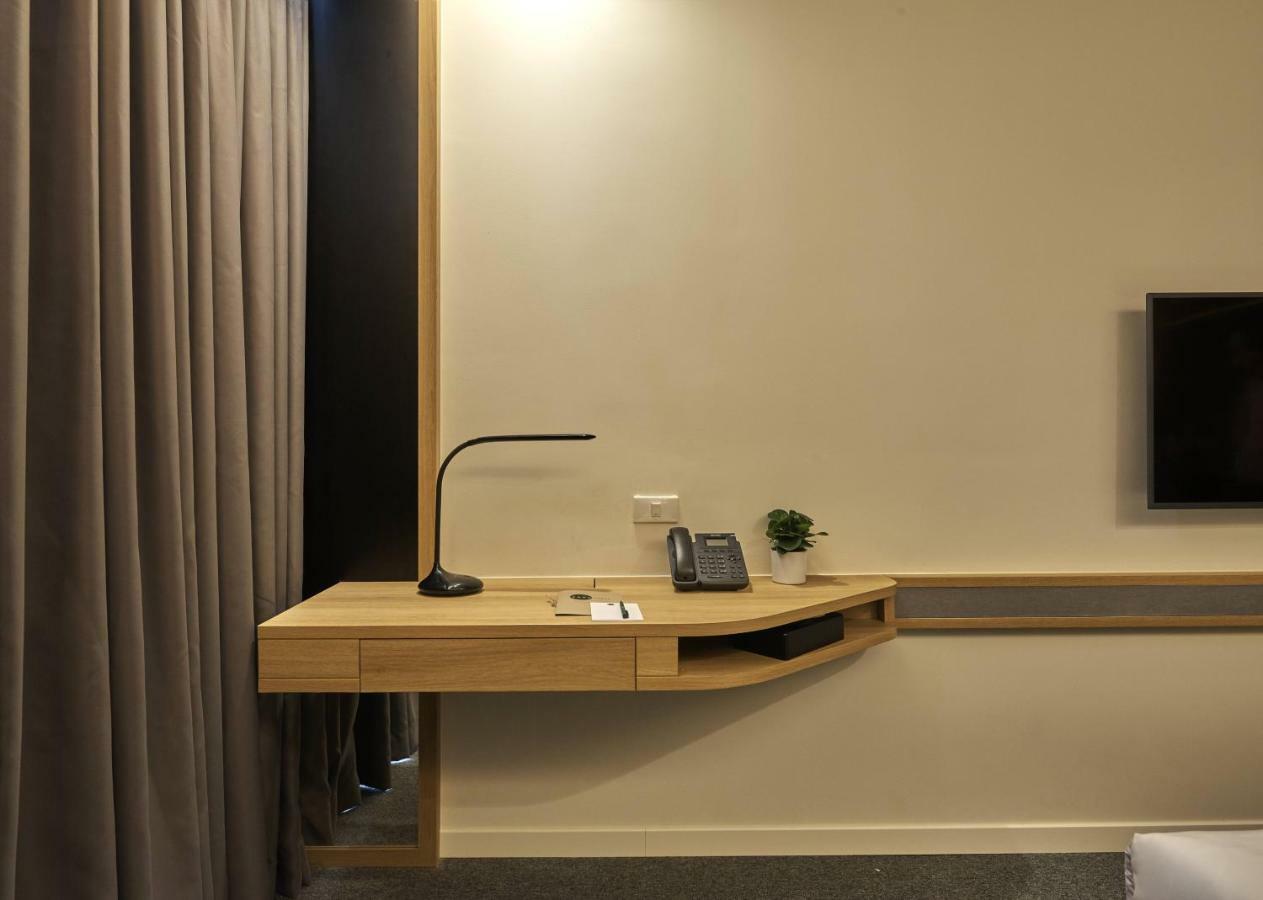 Zazz Urban Ho Chi Minh Hotell Exteriör bild